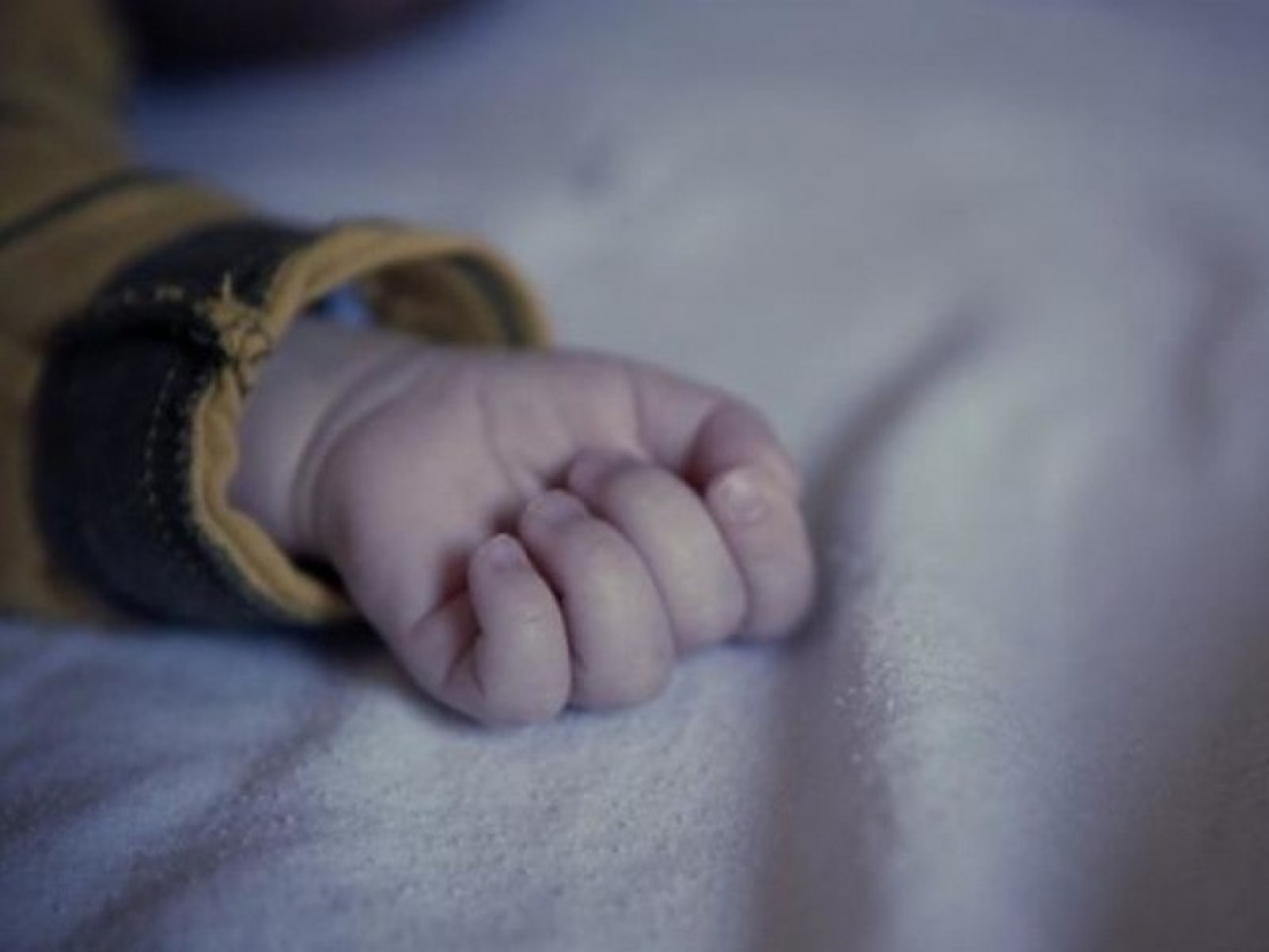 Жительница Урала прятала новорожденную дочь в шкафу